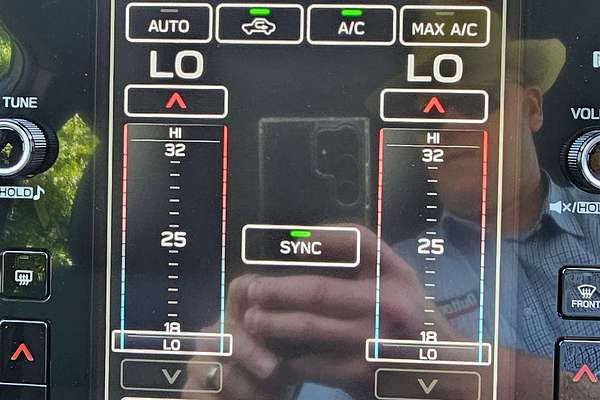 2025 Subaru Forester Hybrid Touring S6