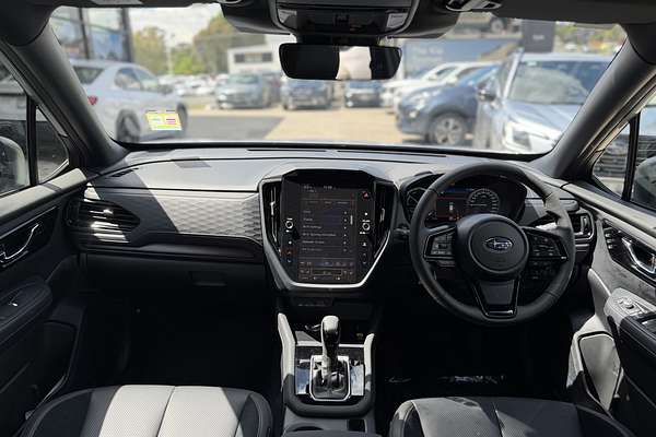 2025 Subaru Forester Hybrid Touring S6