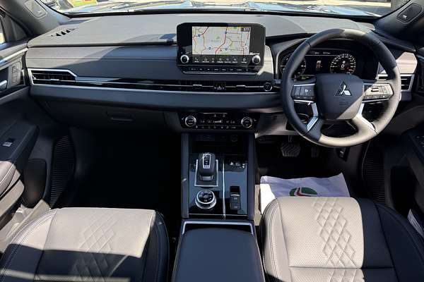 2025 Mitsubishi Outlander PHEV GSR ZM