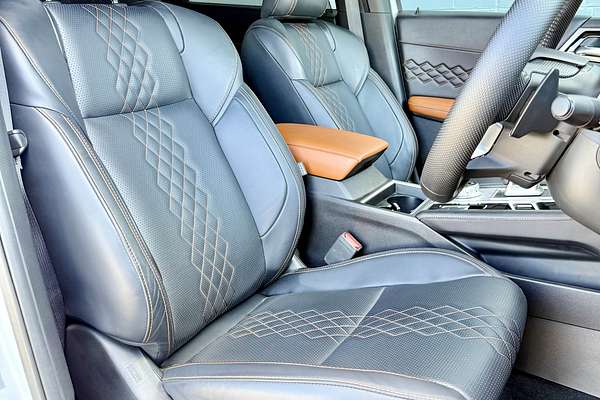 2023 Mitsubishi Outlander Exceed ZM