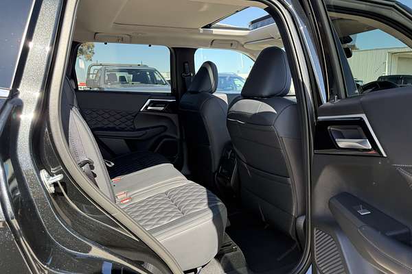 2025 Mitsubishi Outlander PHEV Exceed ZM