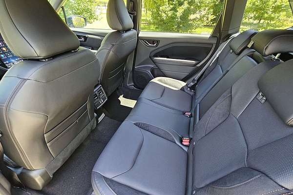 2025 Subaru Forester Hybrid Touring S6