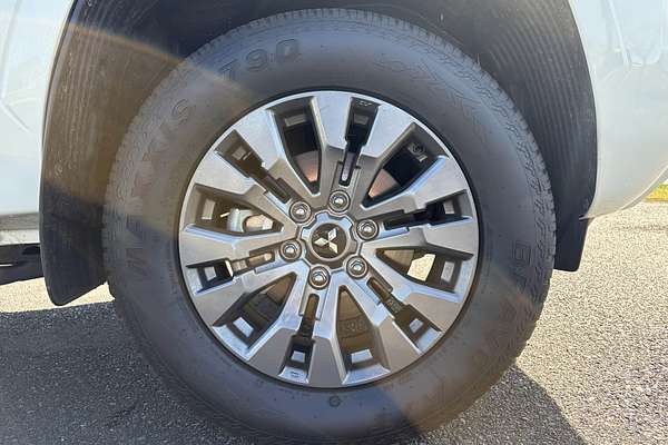 2024 Mitsubishi Triton GLX MV 4X4