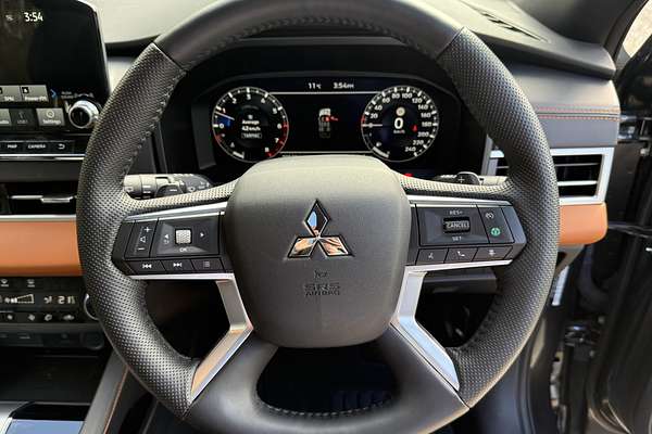 2024 Mitsubishi Outlander Exceed ZM