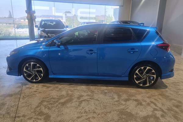 2016 Toyota Corolla SX ZRE182R