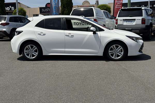 2022 Toyota Corolla Ascent Sport Hybrid ZWE211R