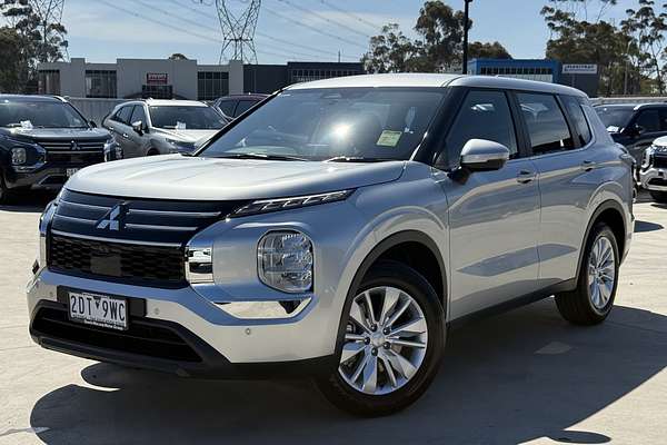 2025 Mitsubishi Outlander ES ZM