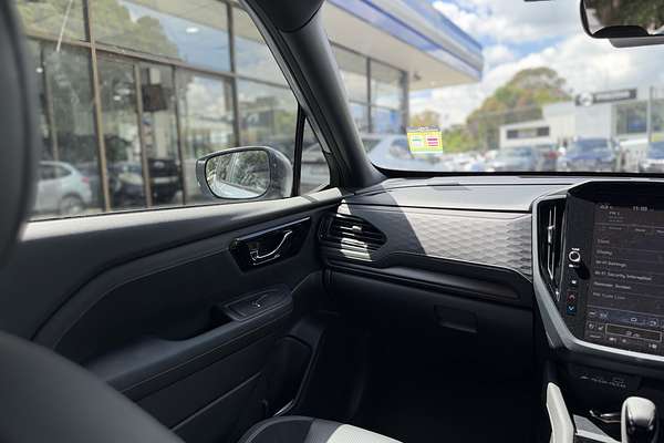 2025 Subaru Forester Hybrid Touring S6