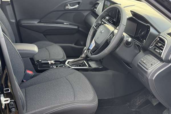 2025 Mahindra XUV3XO AX5L