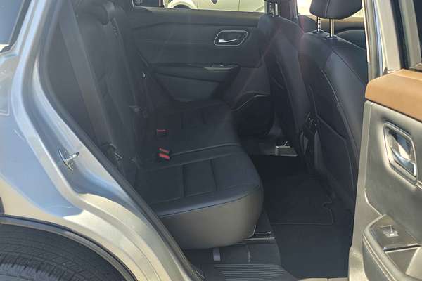 2024 Nissan X-TRAIL ST-L T33