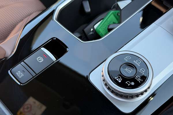 2025 Mitsubishi Outlander Exceed Tourer ZM