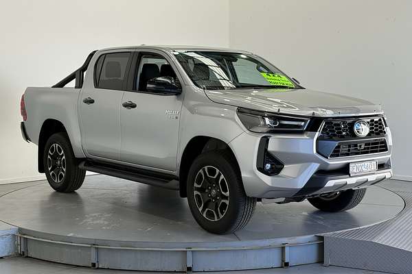 2024 Toyota Hilux SR5 48V GUN126R 4X4