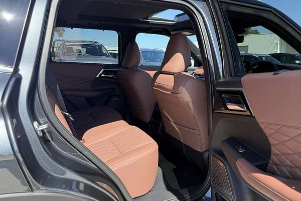 2025 Mitsubishi Outlander Exceed Tourer ZM