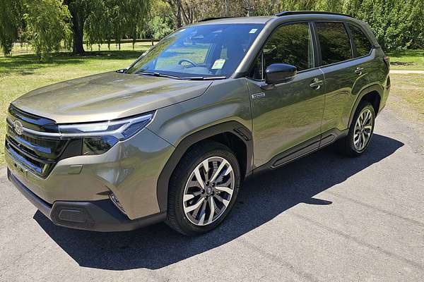 2025 Subaru Forester Hybrid Touring S6