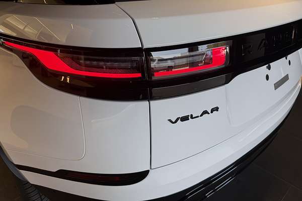 2025 Land Rover Range Rover Velar P250 Dynamic SE L560