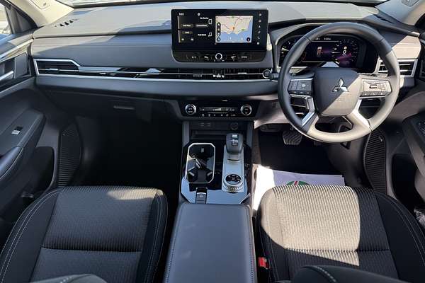 2025 Mitsubishi Outlander ES ZM