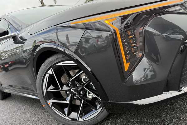 2025 Kia K4 GT-Line CL4m