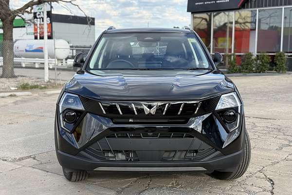 2025 Mahindra XUV3XO AX5L