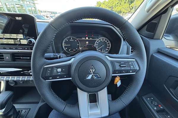 2025 Mitsubishi Triton GLX-R MV 4X4
