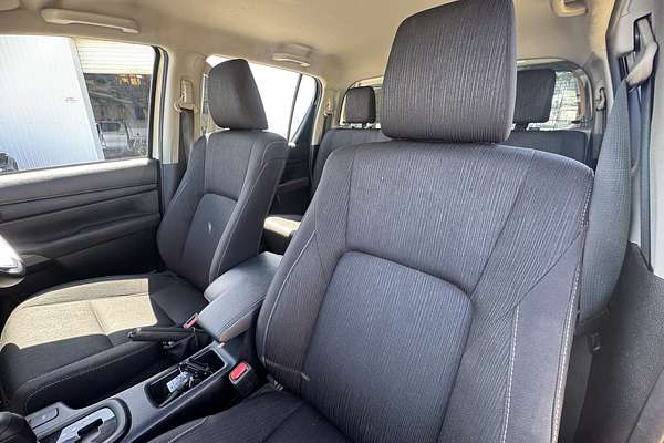 2024 Toyota Hilux SR GUN126R 4X4