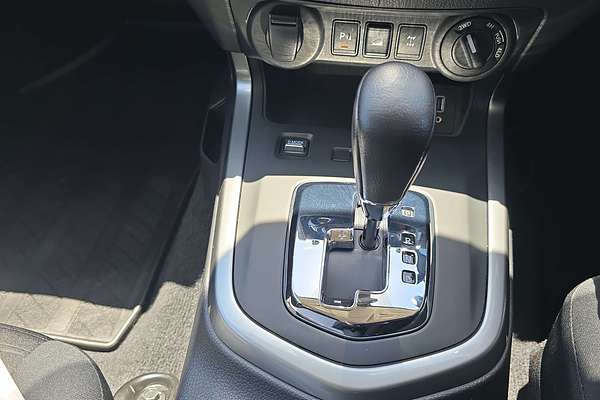 2024 Nissan Navara ST D23 4X4