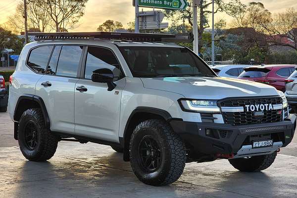 2023 Toyota Landcruiser GR Sport FJA300R