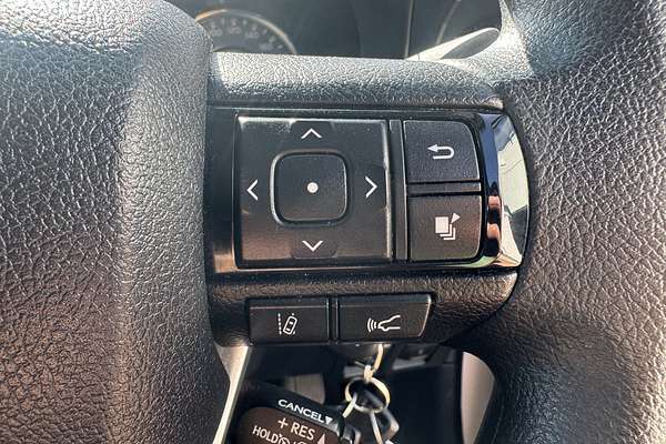 2025 Toyota Hilux SR GUN126R 4X4