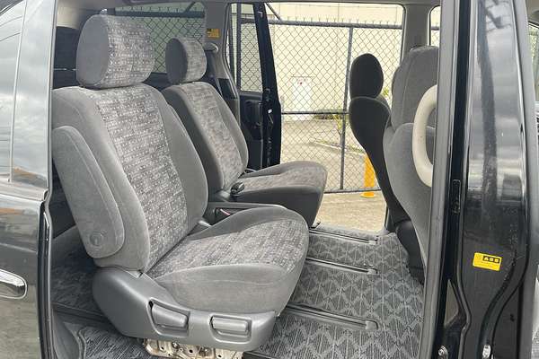 2005 Toyota Estima Aeras