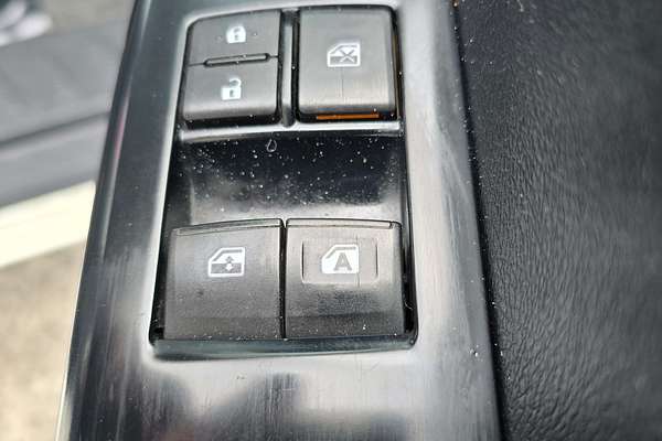 2017 Toyota Hilux Workmate TGN121R Rear Wheel Drive