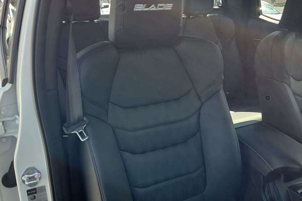 2025 Isuzu D-MAX BLADE 4X4
