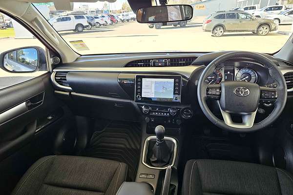 2025 Toyota Hilux SR5 GUN126R 4X4