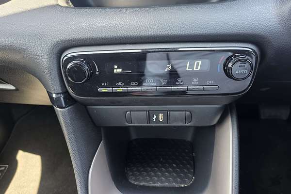 2022 Toyota Yaris HB Hybrid SX Hybrid MXPH10R
