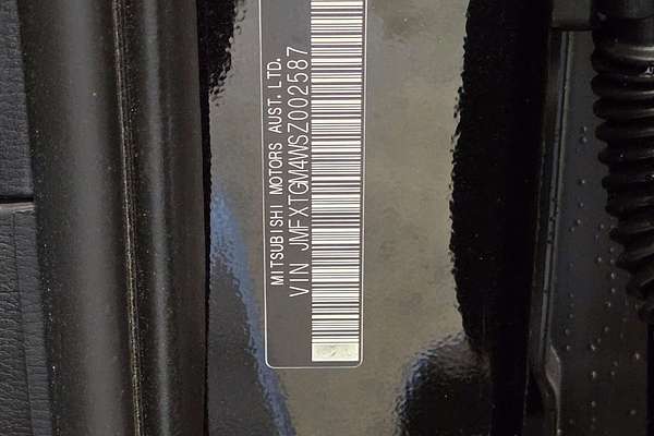 2025 Mitsubishi Outlander LS ZM