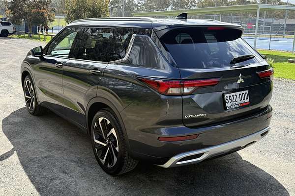 2024 Mitsubishi Outlander Exceed ZM