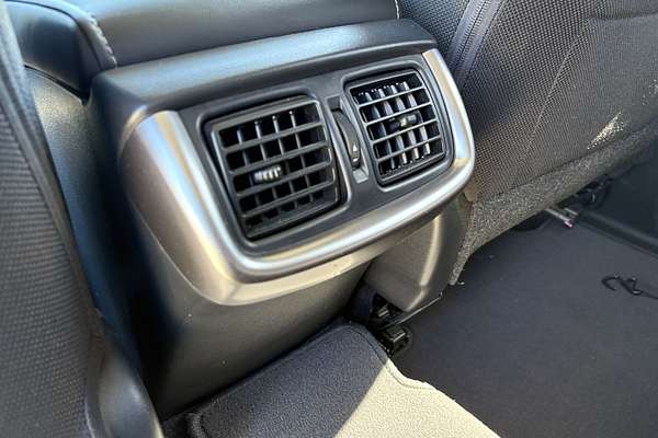2017 Toyota Hilux SR5 (4x4) GUN126R MY17 4X4
