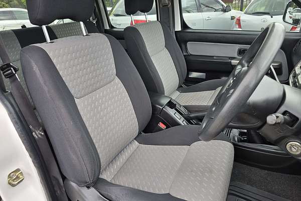 2013 Nissan Navara ST-R (4x4) D22 SERIES 5 4X4