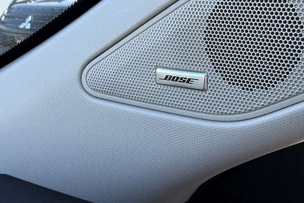 2025 Mitsubishi Outlander PHEV Exceed ZM