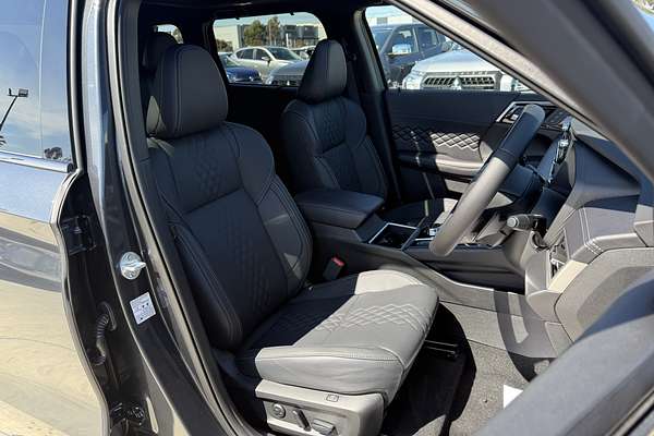 2025 Mitsubishi Outlander PHEV GSR ZM