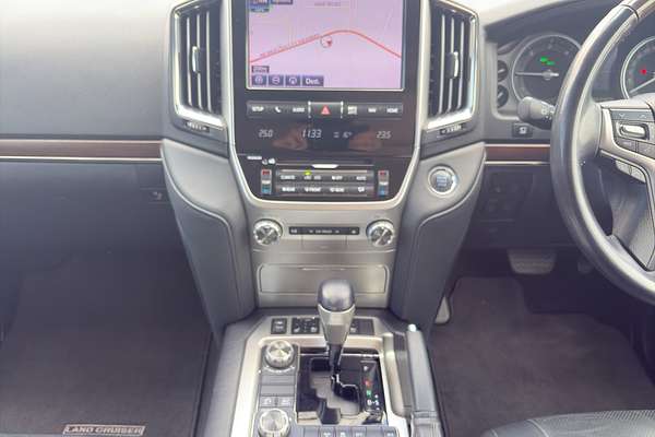 2020 Toyota Landcruiser Sahara VDJ200R