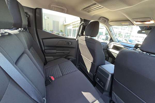 2025 Mitsubishi Triton GLX-R MV 4X4