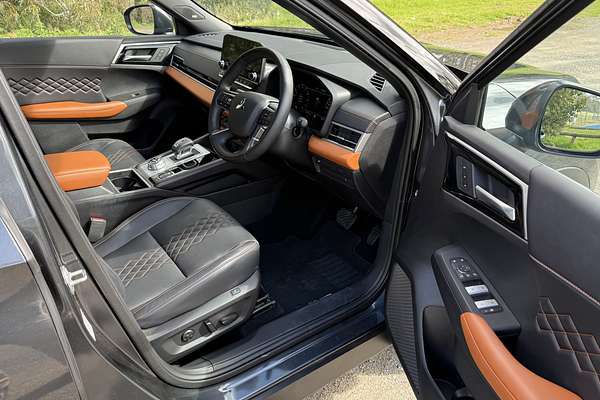 2024 Mitsubishi Outlander Exceed ZM