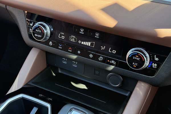 2025 Mitsubishi Outlander Exceed Tourer ZM