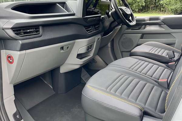 2025 Ford Transit Custom Trail