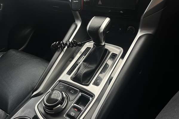 2016 Mitsubishi Pajero Sport GLS QE