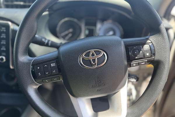 2024 Toyota Hilux SR GUN126R 4X4