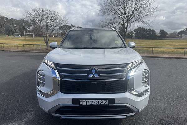2025 Mitsubishi Outlander Exceed Tourer ZM
