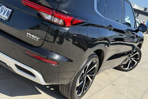 2025 Mitsubishi Outlander PHEV Exceed ZM