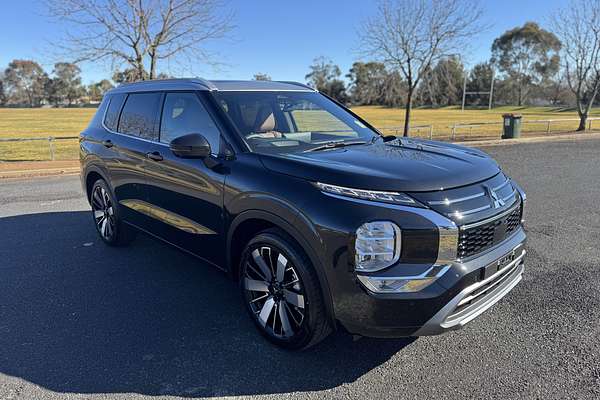 2025 Mitsubishi Outlander Exceed Tourer ZM