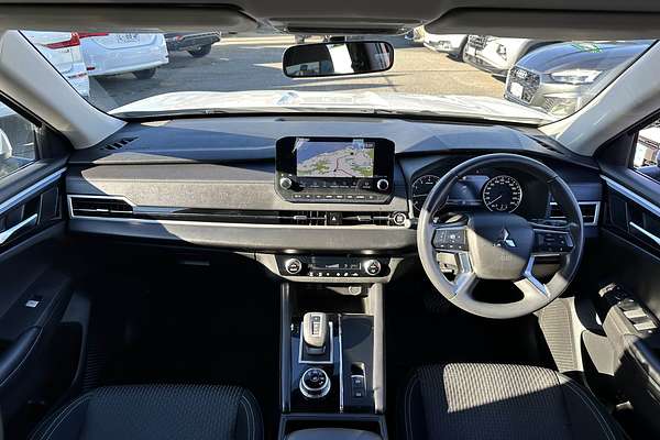 2022 Mitsubishi Outlander ES ZM