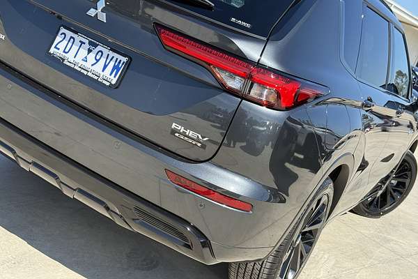 2025 Mitsubishi Outlander PHEV GSR ZM